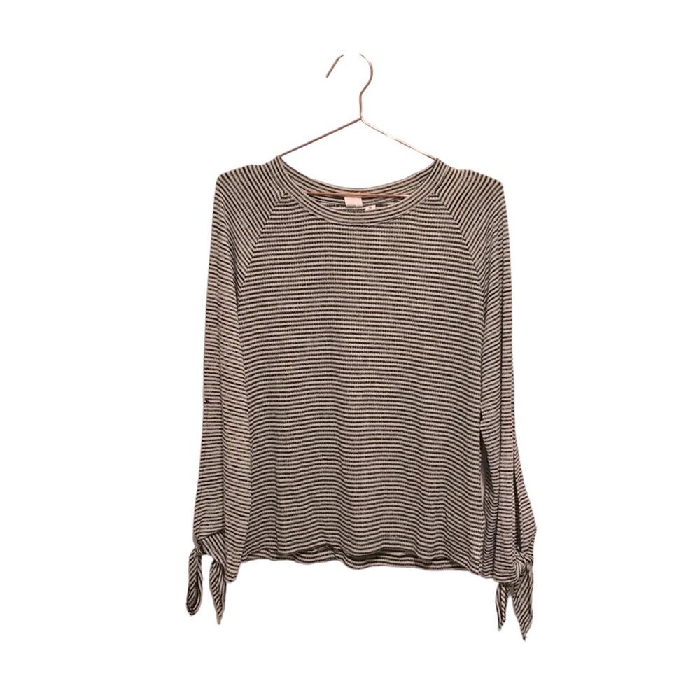 Gap striped stretchy striped long sleeved shirt with tie detail on bottom